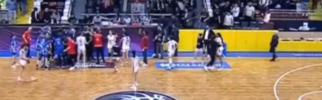 Ovakav skandal košarka ne pamti! Sevale pesnice na terenu, jedna osoba zadobila povredu glave