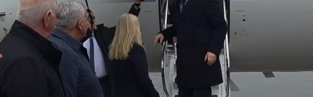 Vučić sleteo u Mostar: Dočekala ga Željka Cvijanović, sledi svečanost u Trebinju