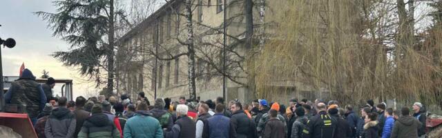 Blokade puteva širom Šumadije (VIDEO)