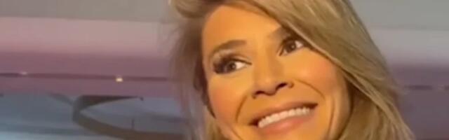 JEDINA FOTOGRAFIJA SA VENČANJA MELINE DŽINOVIĆ:  Kreatorka blista u belom, Đina u roze košulji - Kadrovi sa luks jahte