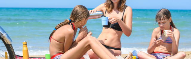 Haos u Italiji zbog paradajz turista: Došli na plažu sa svojim sendvičima i izbila bura u celoj regiji