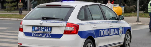 POLICIJA NA NOGAMA, SVI TRAŽE CRVENI SITROEN! Nikola (21) upucan iz vozila u pokretu na Rakovici, napadači NESTALI BEZ TRAGA!