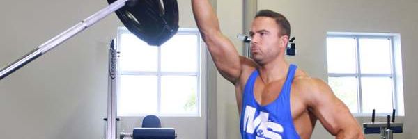 Najbolja vežba za ramena koju svaki muškarac mora raditi