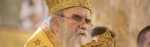 (FOTO) PRVI BILBORD PODRŠKE AMFILOHIJU! Mitropolitu koji je oboleo od korone su uputili snažnu poduku!