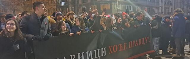"Vidimo se u petak": Studentkinji zabranjen ulazak u zemlju, akademci zovu na protest (VIDEO)
