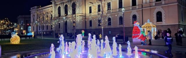 Koncert benda  Vesela mašina  na Trgu Radomira Putnika