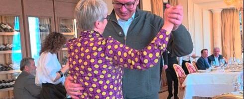 “Srećan što ih imam i beskrajno zahvalan”: Vučić priredio svečanost za žene koje rade u Predsedništvu