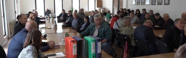 SUBVENCIJE ZA ENERGETSKU EFIKASNOST DOBILO 50 DOMAĆINSTAVA: Opština Aleksandrovac potpisala ugovore sa građanima vredne 10 miliona dinara