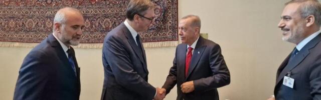 Srdačan susret u Njujorku: Vučić sa Erdoganom