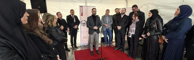 Na trgu Gazi Isa-beg otvoren Festival knjige