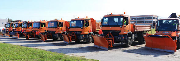 PUTARI SPREMNI ZA SNEG: Preduzeće za puteve Kragujevac prikazalo kapacitete za zimsko održavanje saobraćajnica