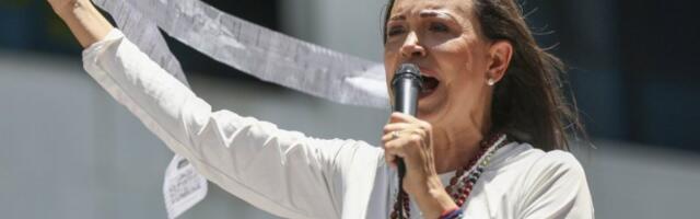 SVA SE IZLOMILA DOK JE BEŽALA IZ VENECUELE! Nobelovka Mačado teško povređena!