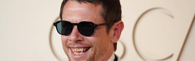 Glumac na Oskare došao sa vampirskim zubima - Svi gledali u njegove očnjake (FOTO)