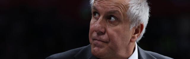 (VIDEO) Željko Obradović gleda meč između Makabija i Hapoela