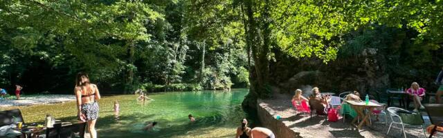 KRISTALNO ČISTA VODA I NAJLEPŠE PLAŽE U ZEMLJI: Biser zapadne Srbije koji se ne propušta ovog leta, na samo 2 sata vožnje od Beograda nalazi se OAZA MIRA (FOTO)