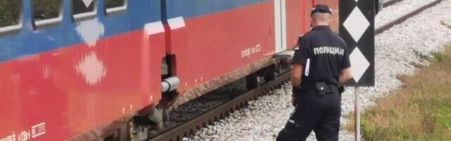 MUŠKARAC POGINUO NA OTVORENOJ PRUZI U ZEMUNU! Kada je na njega naleteo voz nalazio na nedozvoljenom mestu!