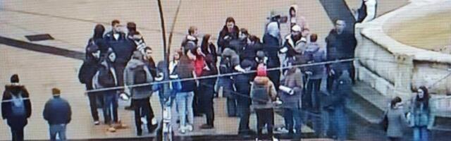 UMESTO "VELIKOG SKUPA SVIH FAKULTETA" DESIO SE FIJASKO! Pojavio se jedva 30 studenata! (FOTO)