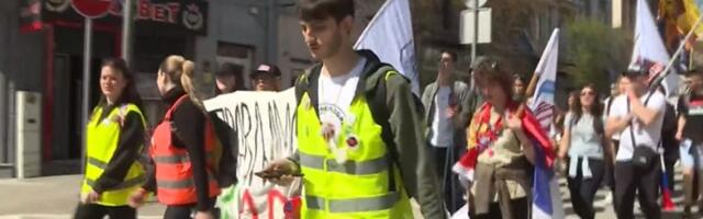 Iz Aranđelovca krenula grupa studenata pešaka za Kraljevo