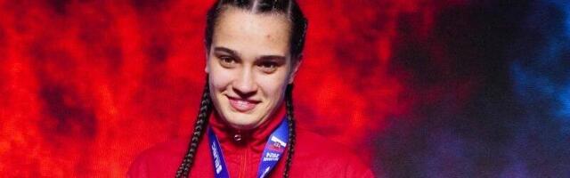 (VIDEO) Sara helikopterom došla u Zvornik! Pogledajte spektakularan doček srpske šampionke!