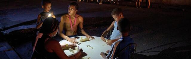 KOLAPS ENERGETSKE MREŽE NA KUBI! Havana u totalnom mraku, milioni ljudi bez struje (VIDEO)