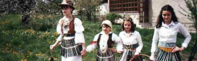 One blagosiljaju i kunu: Izlaze na Lazarevu subotu, idu od vrata do vrata...