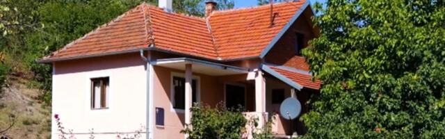 ESTRADNI PAR USKRS PROVODI NA SELU! Na trpezi "OD PTICE MLEKO", liturgija je obavezna, a ovo striktno ostaje u kući do naredne godine (FOTO)