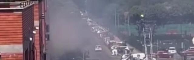 Goreo stan u Novom Sadu: Crni dim se širio iz zgrade (VIDEO)
