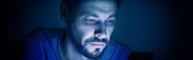 Istina o plavom svetlu sa ekrana: Ne uništava san kako mislite - razbijena zabluda