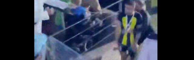 Navijač kaišem šibao igrača u Arabiji (VIDEO)