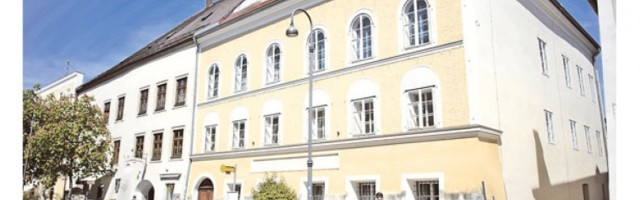 Аустријска полиција усељава се у Хитлерову родну кућу