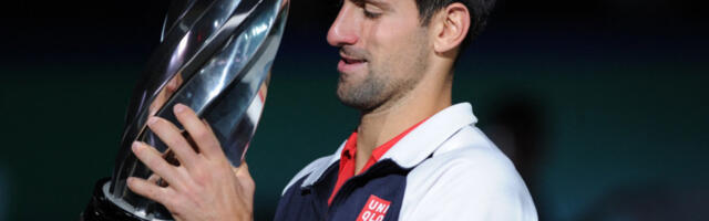 ISTORIJSKA TITULA NOVAKA ĐOKOVIĆA! Lomljenje reketa, spašavanje pet meč lopti, a onda trijumf - TAKO JE SRBIN DOKAZAO DA JE NEUNIŠTIV