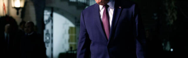 Конгрес поништио 22 Бајденова прописа, Трамп потписао све резолуције