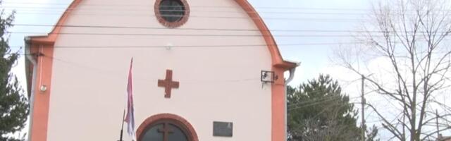 OBIJENA CRKVA U GORNJOJ GUŠTERICI KOD PRIŠTINE Napadači obili vrata, uzeli novac i sve ispreturali! Sveštenik Vukomanović: Meta su i kuće pravoslavaca