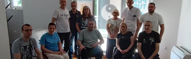 Da li je u Srbiji i Republici Srpskoj dozvoljena po zakonu terapija pčelinjim otrovom?