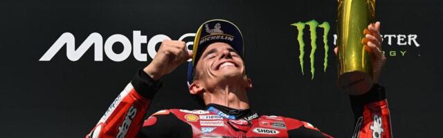 Šampion se vratio! Mark Markes pokorio Brno, lider suspendovan zbog skandala i udaranja redara – trka koja je zapalila MotoGP sezonu!