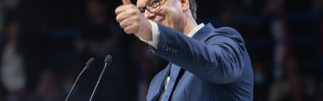 Vučić predstavio “glasački listić“ sa 15 tema koji će se deliti na mitingu SNS 27. juna