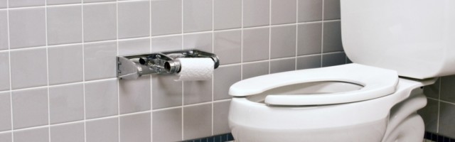 Veoma je važno spuštati dasku WC šolje kada puštate vodu, a evo zašto!