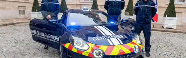 Alpine A110s u Francuskoj juri loše momke