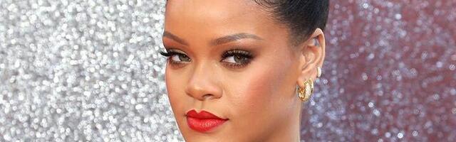 Sevnula gola zadnjica! Rijana se skinula, pa pokazala čime raspolaže (FOTO)