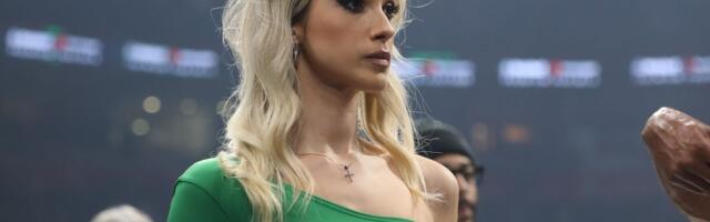 Svi su gledali u voditeljku na poluvremenu derbija: Kristina Tomić u zelenoj haljini očarala Delije i Grobare!