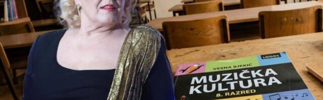 SNEŽANA ĐURIŠIĆ U UDŽBENIKU ZA OSMI RAZRED: Pevačica se odmah oglasila! (FOTO)