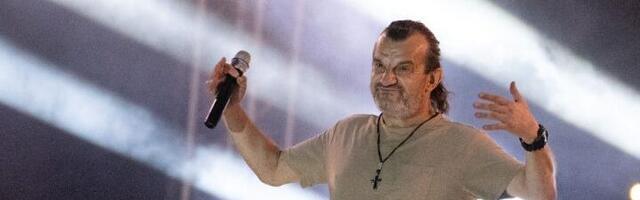 Atmosfera "do bola": Pljeskavice ošamutile posetioce Lukasovog koncerta u Nišu? (VIDEO)