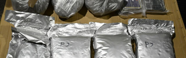 Na prelazu Merdare zaplenjeno 7,3 kg marihuane i 2,3 kg kokaina