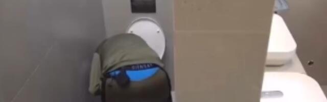 Ništa gadnije niste videli: Učesnik Elite zavukao ruku u wc šolju i rovari (FOTO)