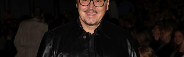 Knez o ludoj turneji sa kolegama: Nada Topčagić bils pijana u avionu, a evo s kim je Keba jurio da se slika