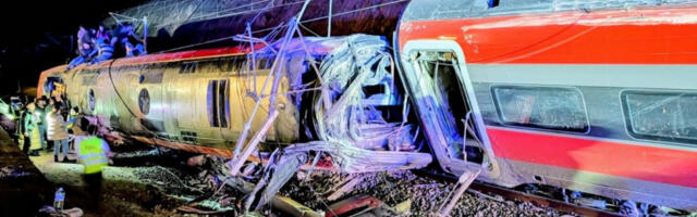 Брзи воз са 300 путника исклизнуо из шина (видео)