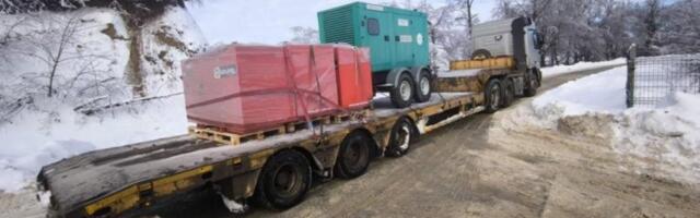 SNEG DO 5 CM SNEGA NA OVIM PRAVCIMA: Putevi Srbije apeluju na oprez!