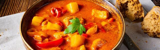 Paprikaš od bukovače idealan za post na vodi: Lagano čorbasto jelo od povrća i pečuraka