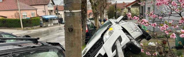 DEBRIS EVERYWHERE, CAR ENDS HOISTED ONTO FENCE: Photos of Kragujevac horror that killed one person!