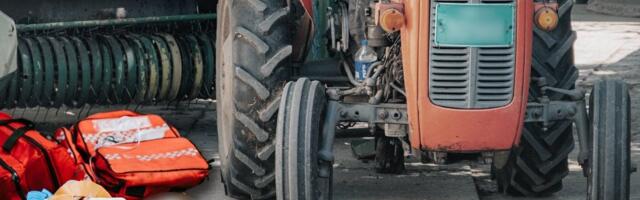 Svaki minut je bitan: Evo u kakvom je stanju dečak (1) kojeg je pregazio traktor